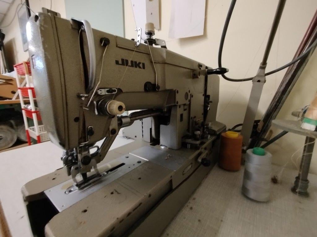 Machine industrielle JUKI LBH-771 – Boutonnière, Autres marques, Machine à coudre, Industrie, Enlèvement