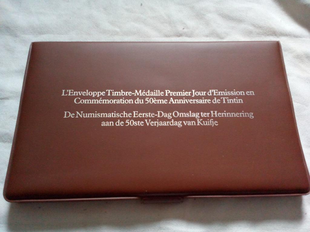 L'enveloppe timbre-médaille du 50ème anniversaire de Tintin, Postzegels en Munten, Ophalen of Verzenden, Zilver, Zilver
