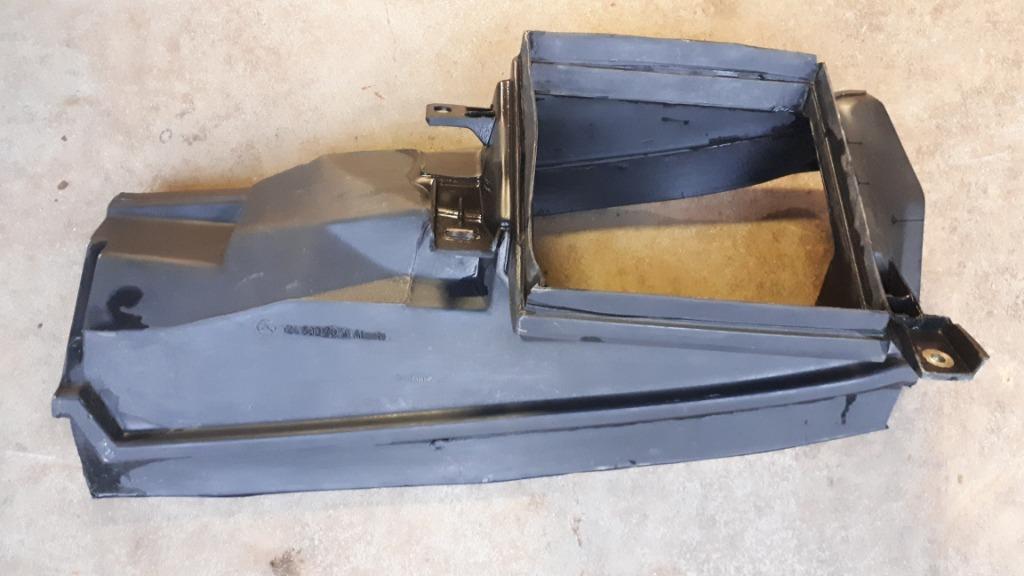 Mercedes 1248802036 carénage radiateur pare chocs avant 124, Enlèvement ou Envoi, Neuf, Mercedes-Benz