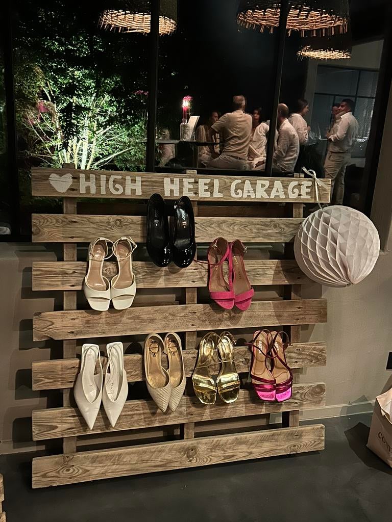 Huwelijksdecoratie: High Heel Garage, Ophalen, Gebruikt, Versiering