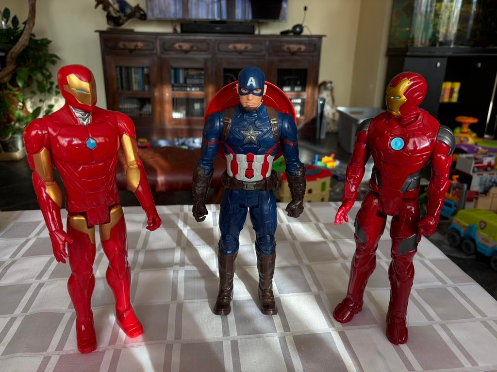 Marvel Avengers Captain America en Iron man, Kinderen en Baby's, Speelgoed | Actiefiguren, Ophalen, Zo goed als nieuw