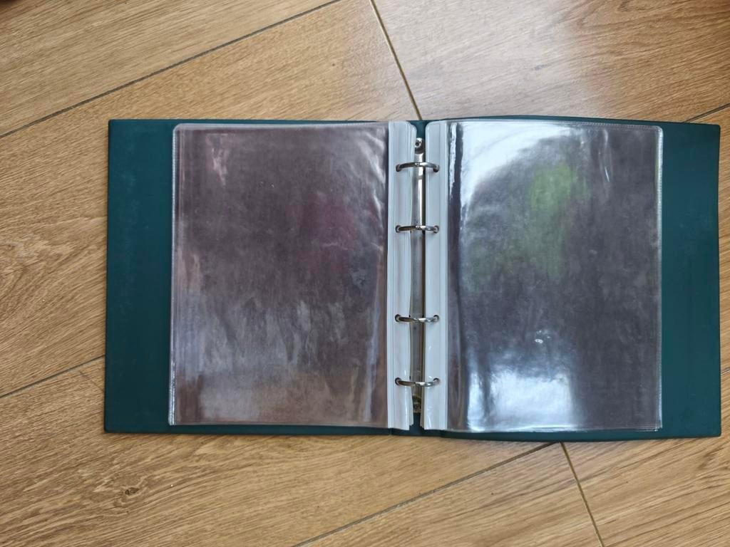 Album à 4 anneaux pour timbres+ 20 pochettes transparentes., Timbres & Monnaies, Enlèvement, Album de collection