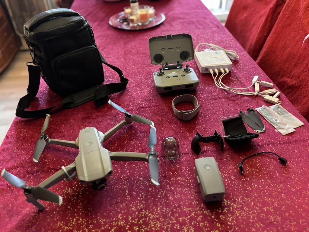 DJI Mavic Air 2 fly more combo, Comme neuf, Enlèvement, Quadricoptère ou Multicoptère, Avec caméra