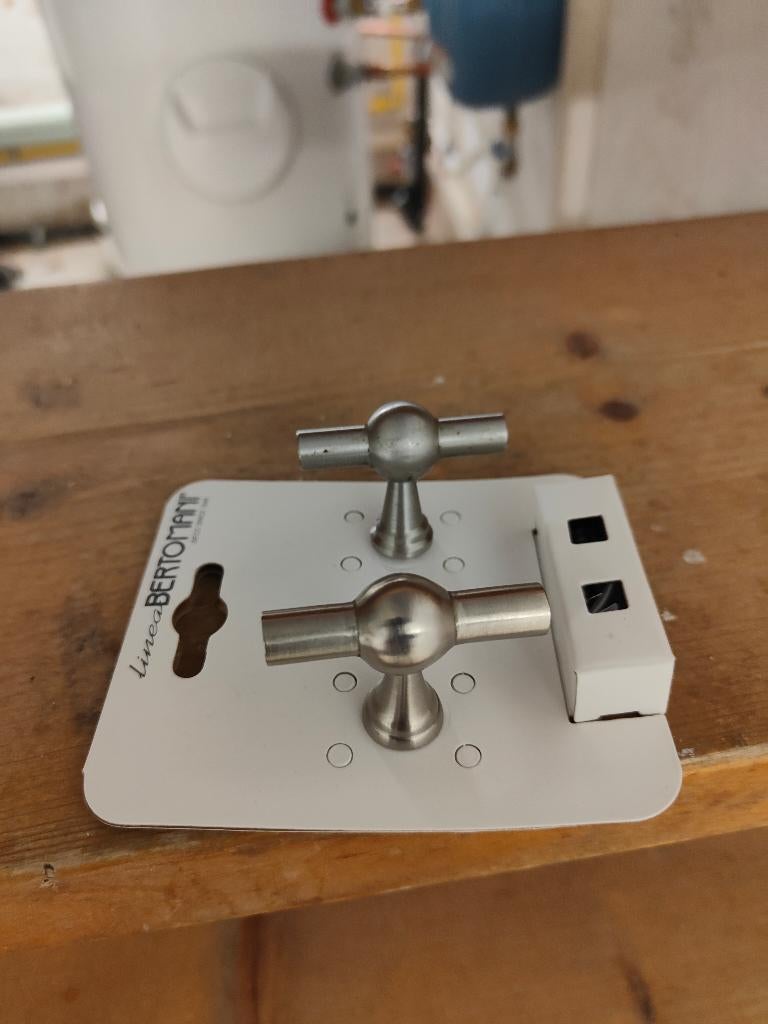 Deurbeslag voor keukenkastjes, Ophalen of Verzenden, Zo goed als nieuw, Grijs