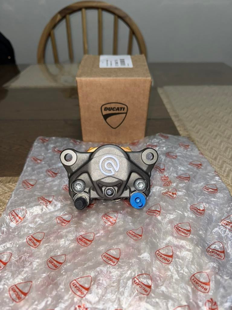 Brembo OE 84mm achter remklauw, Motoren, Ophalen of Verzenden, Nieuw