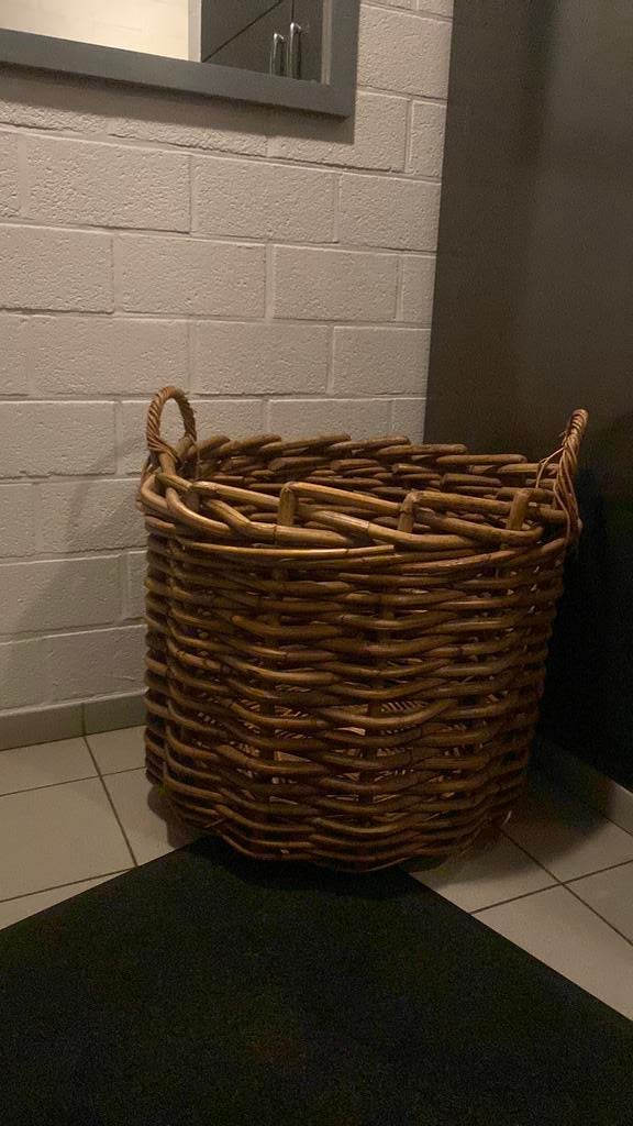Rotan houtmand. Rieten mand. Interieur. Vintage. Decoratie, Huis en Inrichting, Ophalen, Zo goed als nieuw, Mand