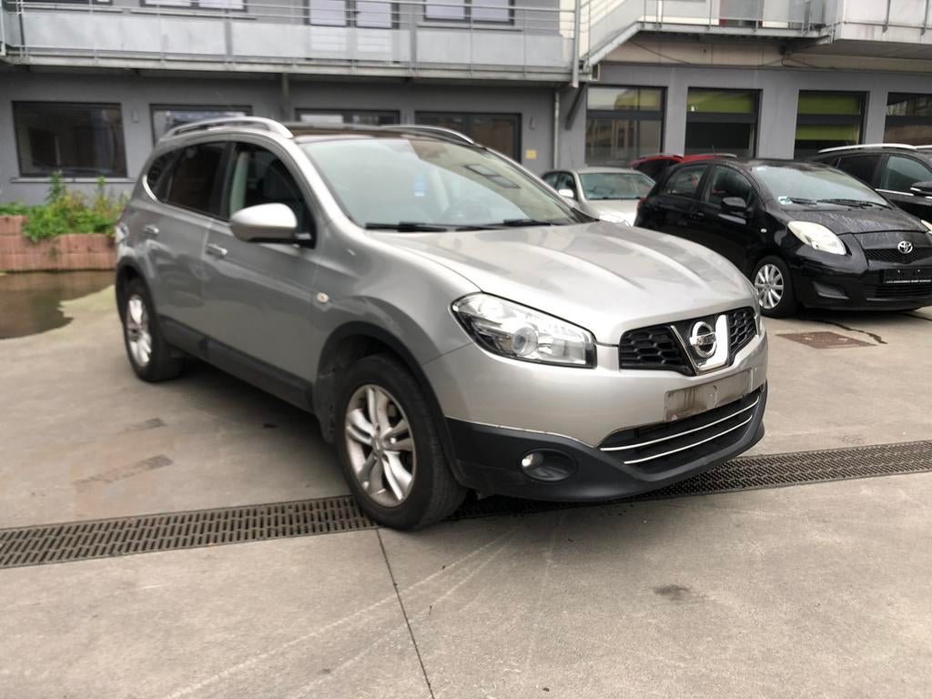 Nissan qashqai+2 1,5 diesel 7 places 188000klm, Auto's, Nissan, Euro 5, Stof, 4 cilinders, 7 zetels