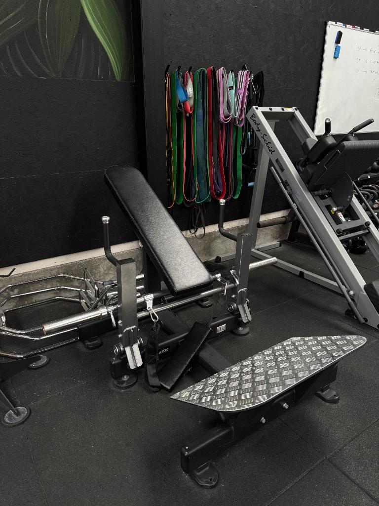Hip thrust machine, Enlèvement, Utilisé, Jambes