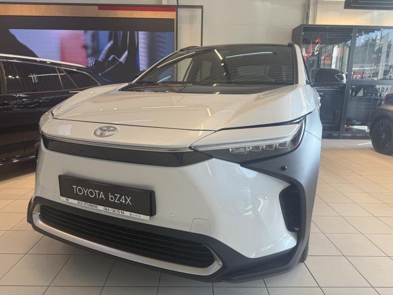 Toyota bZ4X Premium TOIT PANORAMIQUE, Détection des panneaux routiers, Noir, 5 portes, Automatique
