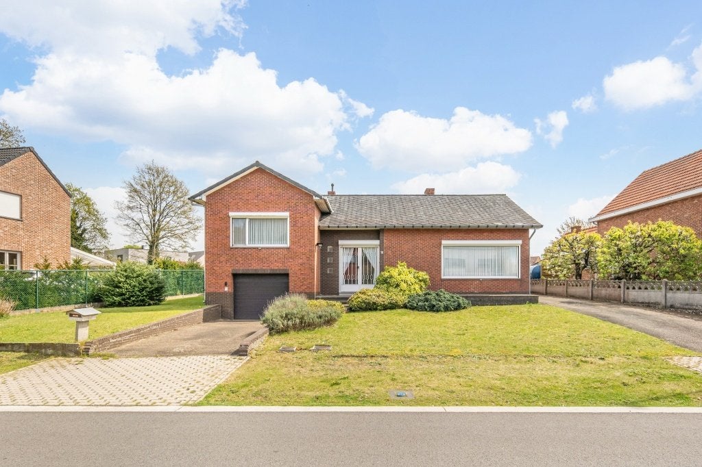Ruime gezinswoning met 3 slaapkamers in Koersel (Stal), Province de Limbourg, 500 à 1000 m², 363 kWh/m²/an, Koersel