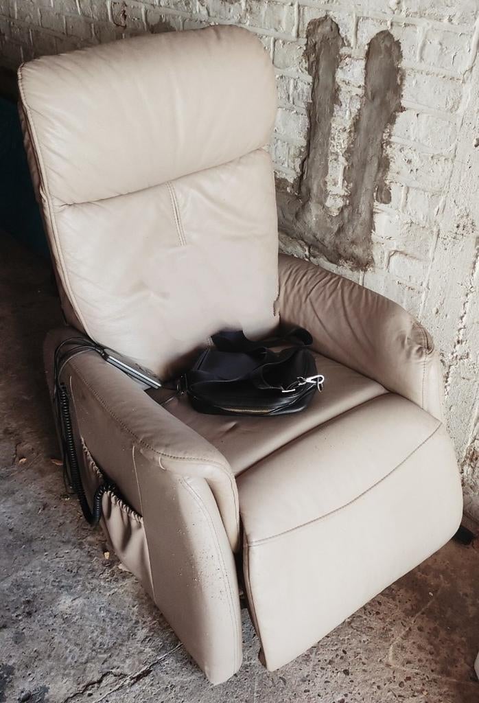 Fauteuil réglable électriquement., Maison & Meubles, Fauteuils, Cuir