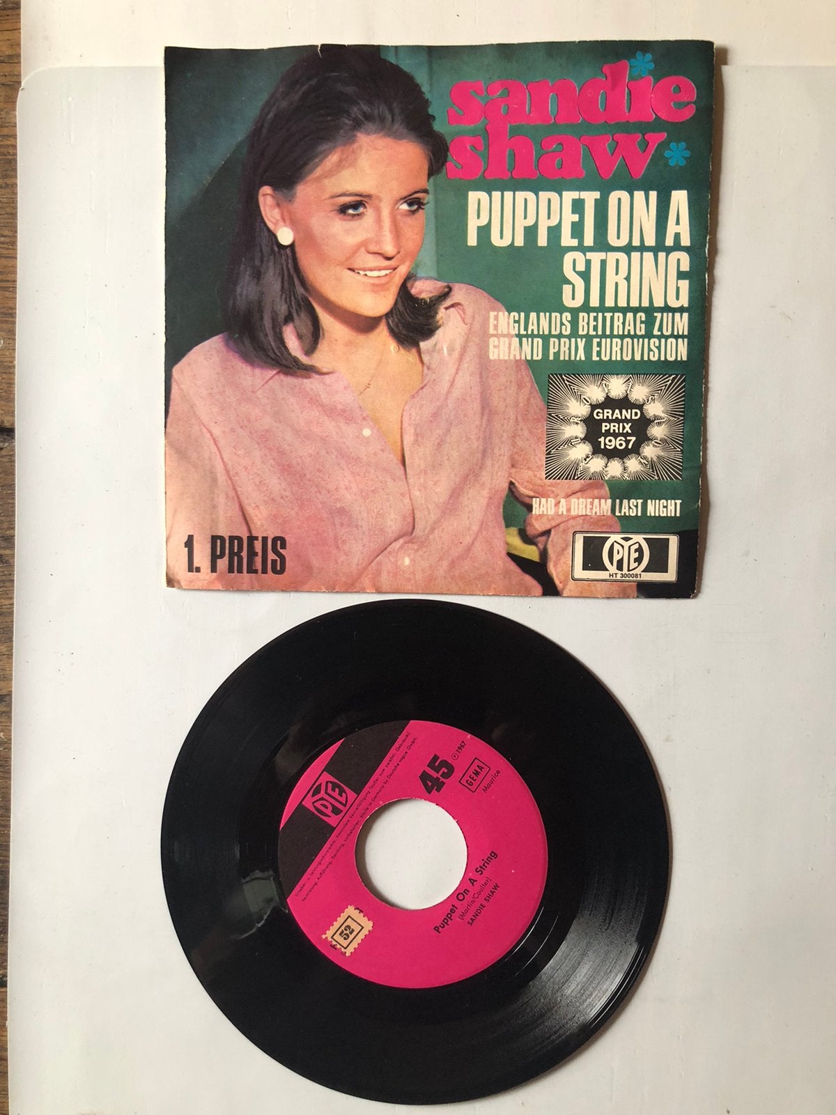 Sandie Shaw : marionnette sur une corde (1967), Envoi, Comme neuf