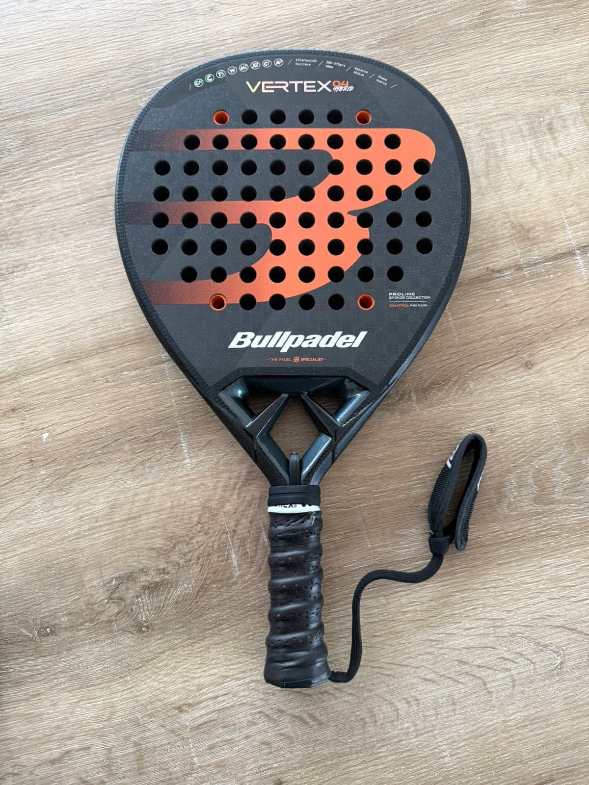 Bullpadel vertex 04 hybrid | zo goed als nieuw, Sports & Fitness, Padel, Enlèvement ou Envoi, Comme neuf, Raquette de padel