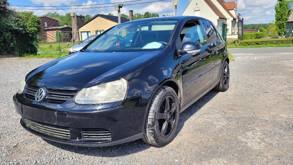 VW golf 5 1.6i AUTOMAAT wordt GEKEURD AIRCO OHBOEK euro 4, Auto's, 75 kW, Stof, 4 cilinders, 1600 cc