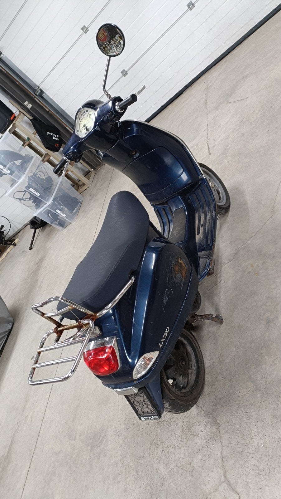 vespa lx50 in  onderdelen te koop, Fietsen en Brommers, Ophalen, Vespa