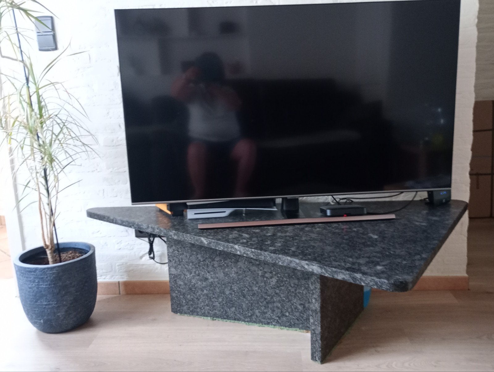 salontafel of tv tafel in natuursteen, Audio, Tv en Foto, Televisies, Ophalen, Zo goed als nieuw