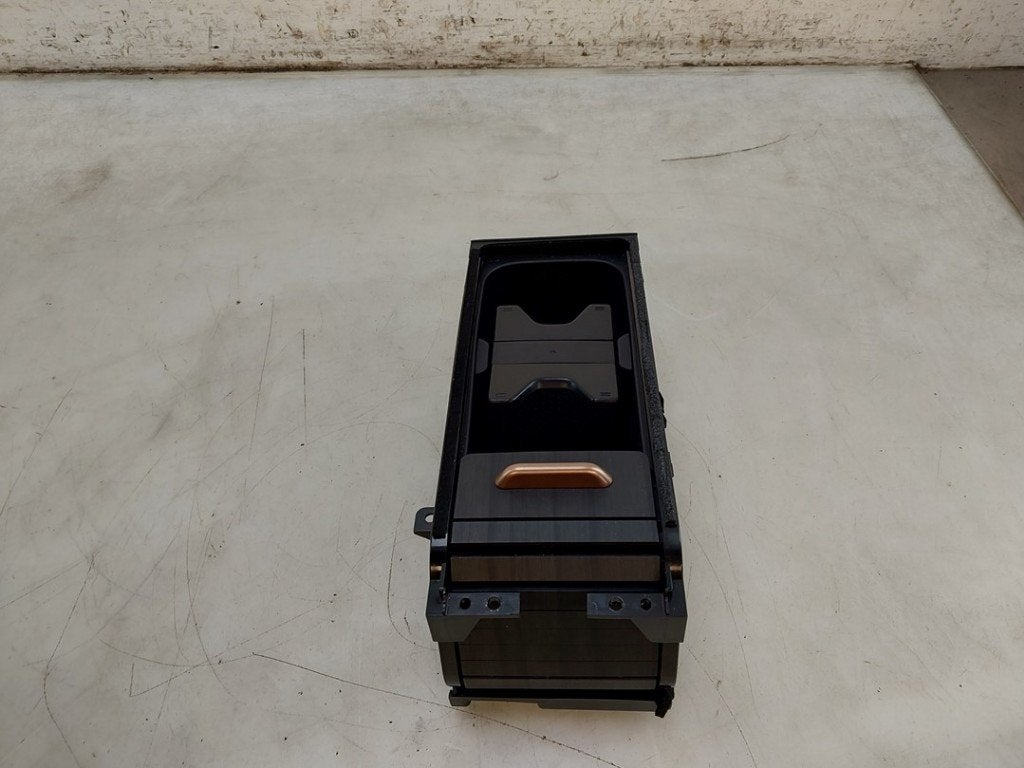 PORTE GOBELET / VIDE POCHE Nissan Ariya (FE0) (01-2020/-), Autos : Pièces & Accessoires, Germany@nissan-services.eu, Kronenweg 38
50389  Wesseling, DE