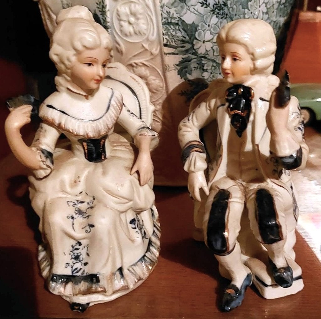 koppeltje uit geglazuurd porselein, Ophalen