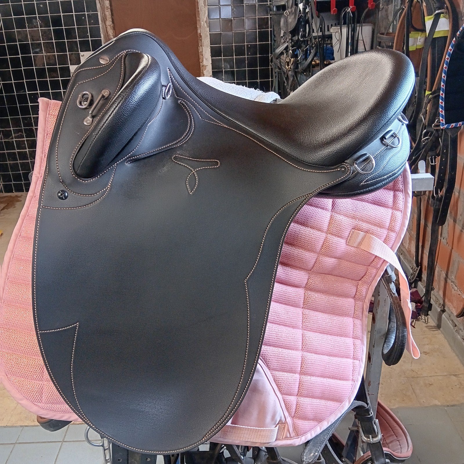 Wintec zadel, Animaux & Accessoires, Chevaux & Poneys | Selles, Enlèvement