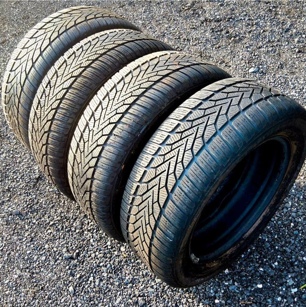Pneus hiver 215/55-16 pour Seat, VW et Skoda, Autos : Pièces & Accessoires, Pneus & Jantes, Pneus et Jantes, 16 pouces, Enlèvement