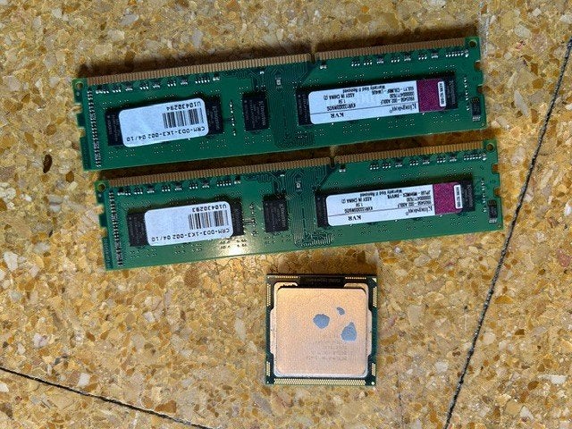 ** Intel Core i5-650 + 2X2GB RAM 10600 **, Computers en Software, Processors, Ophalen of Verzenden