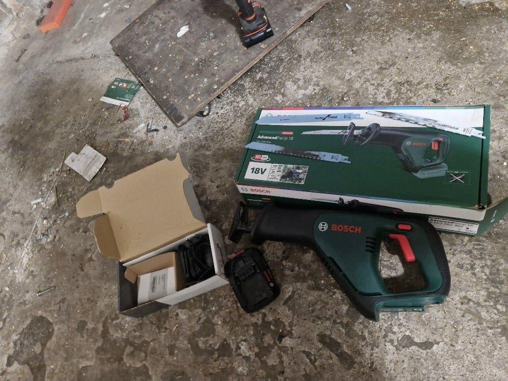 Scie sabre + batterie, 70 mm ou plus, Scie sabre, Comme neuf, Enlèvement