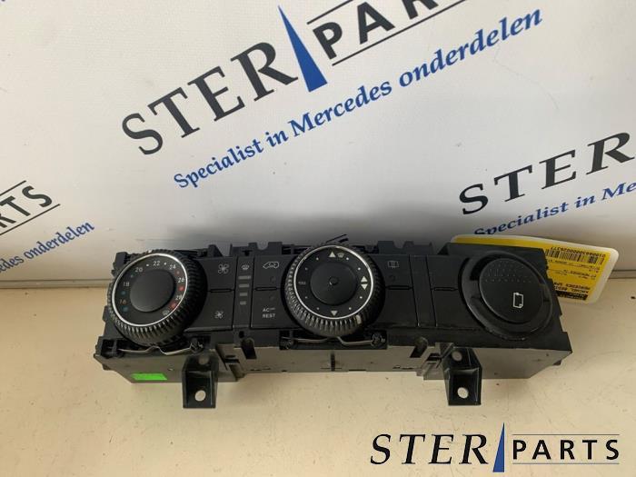 Kachel Bedieningspaneel van een Mercedes Sprinter, Gebruikt, -, Ophalen of Verzenden, -