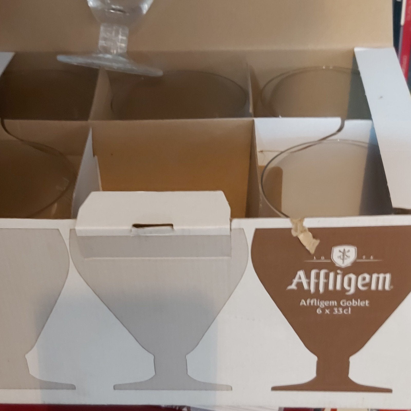 18 glazen nieuw in 3 dozen Affligem, Verzamelen, Glas en Drinkglazen, Ophalen