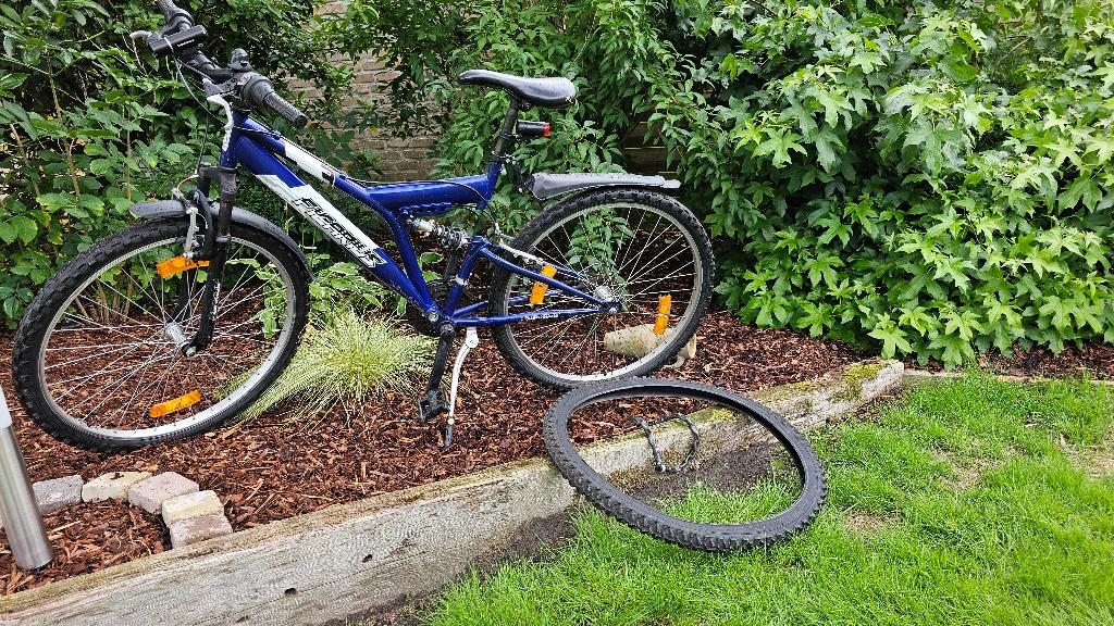 Vélo de montagne 26 pouces, 18 vitesses, VTT tout suspendu, Enlèvement, Utilisé, Frein sur jante