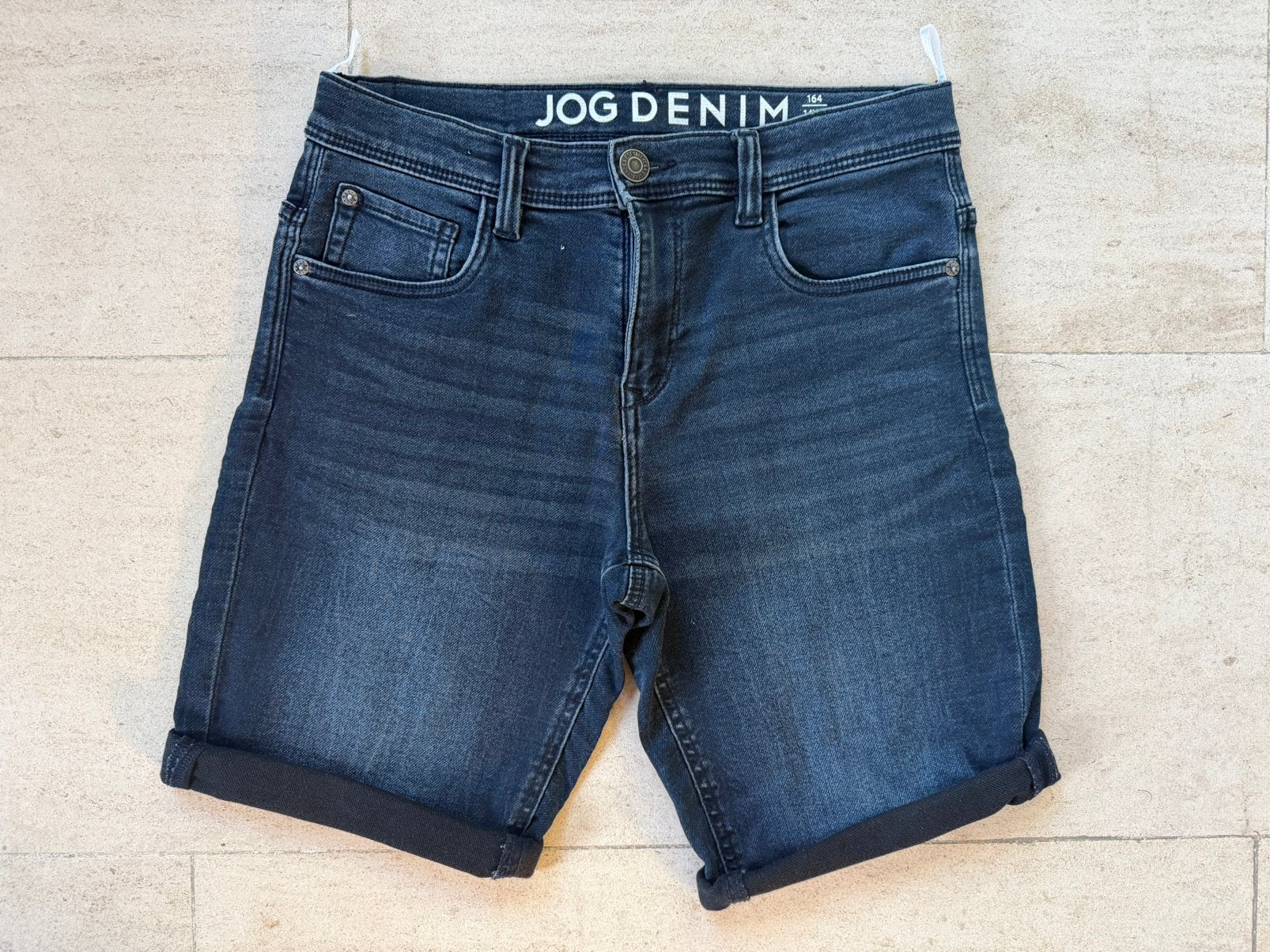 Donkerblauwe jeansshort C&A maat 164, Kinderen en Baby's, Ophalen of Verzenden, Zo goed als nieuw, Jongen, Broek