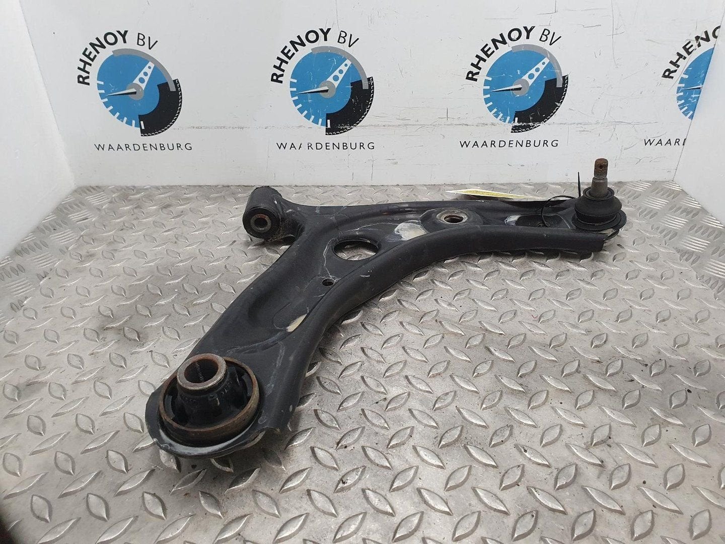 TOYOTA AYGO 1.0 VVT-I X-PLAY  DRAAGARM ONDER RV 2018, Ophalen of Verzenden, Gebruikt, ARN erkend