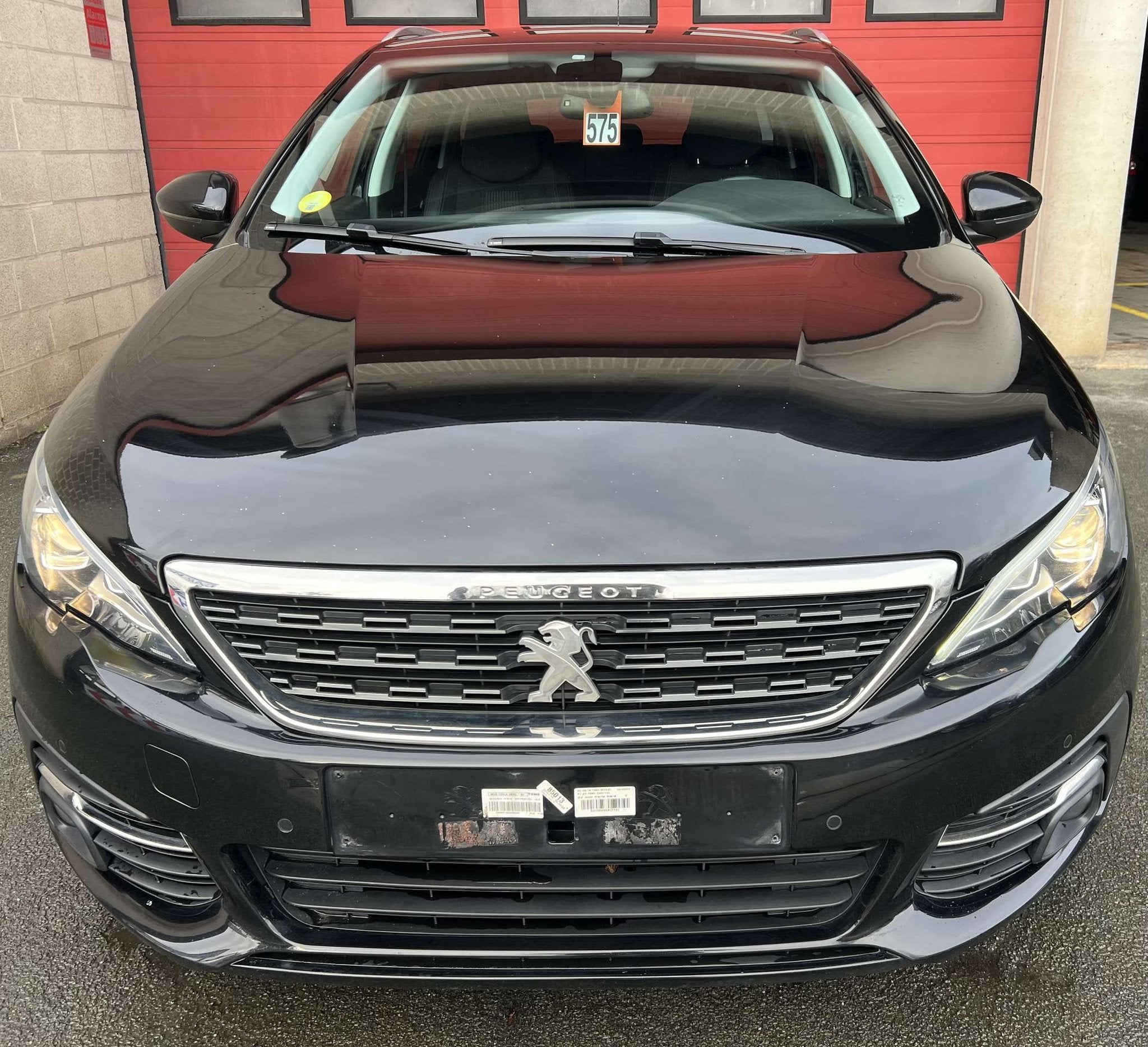 Peugeot 308 SW 1.5 BlueHDi Active + NAVI + CAMÉRA + BOITE A, Automaat, Gebruikt, 4 cilinders, Zwart