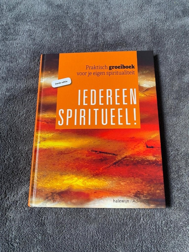 Iedereen spiritueel - Johan Van der Vloet, Livres, Ésotérisme & Spiritualité, Comme neuf, Autres types, Spiritualité en général