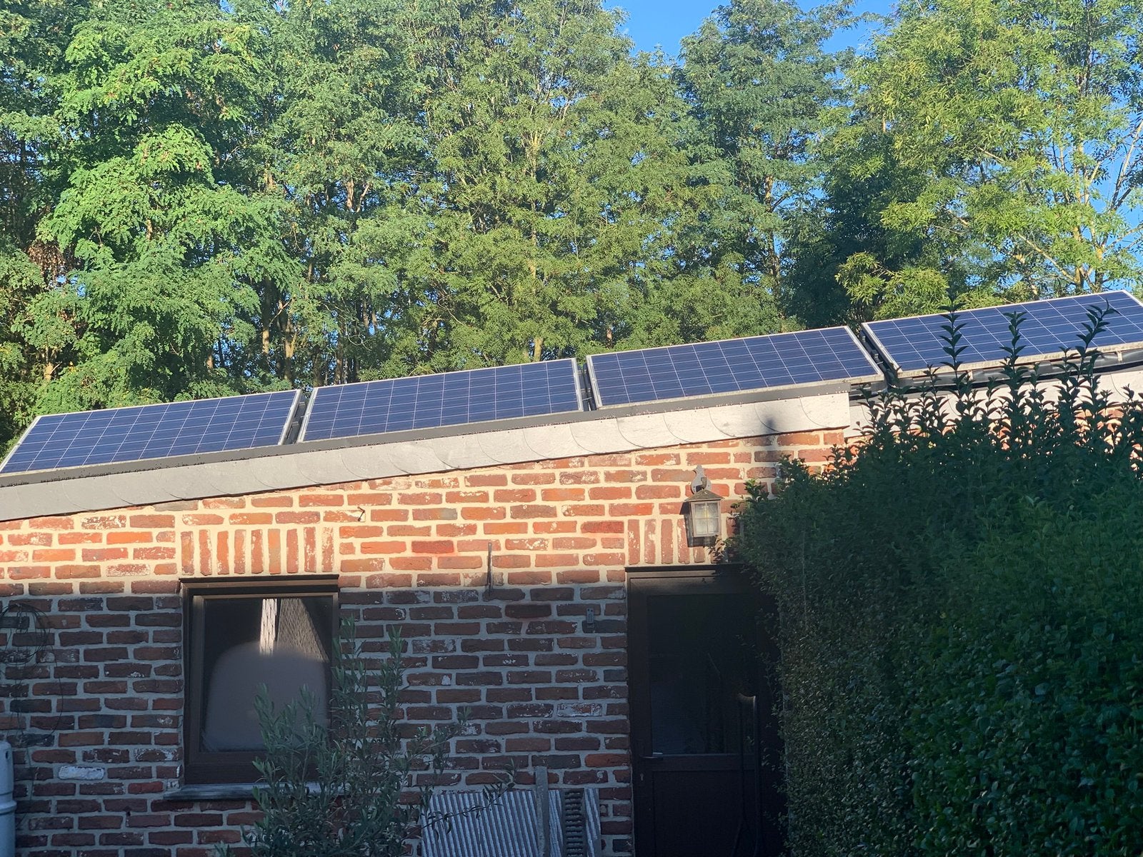 Lot de 8 panneaux photovoltaïques + onduleur, Bricolage & Construction, Enlèvement, Utilisé, Système complet
