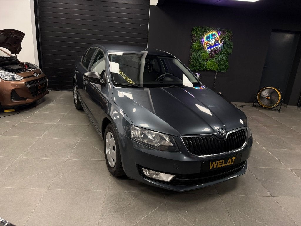 SKODA OCTAVIA 2015 ESSENCE 140 000 KM, Autos, Bluetooth, Achat, Entreprise, Boîte manuelle