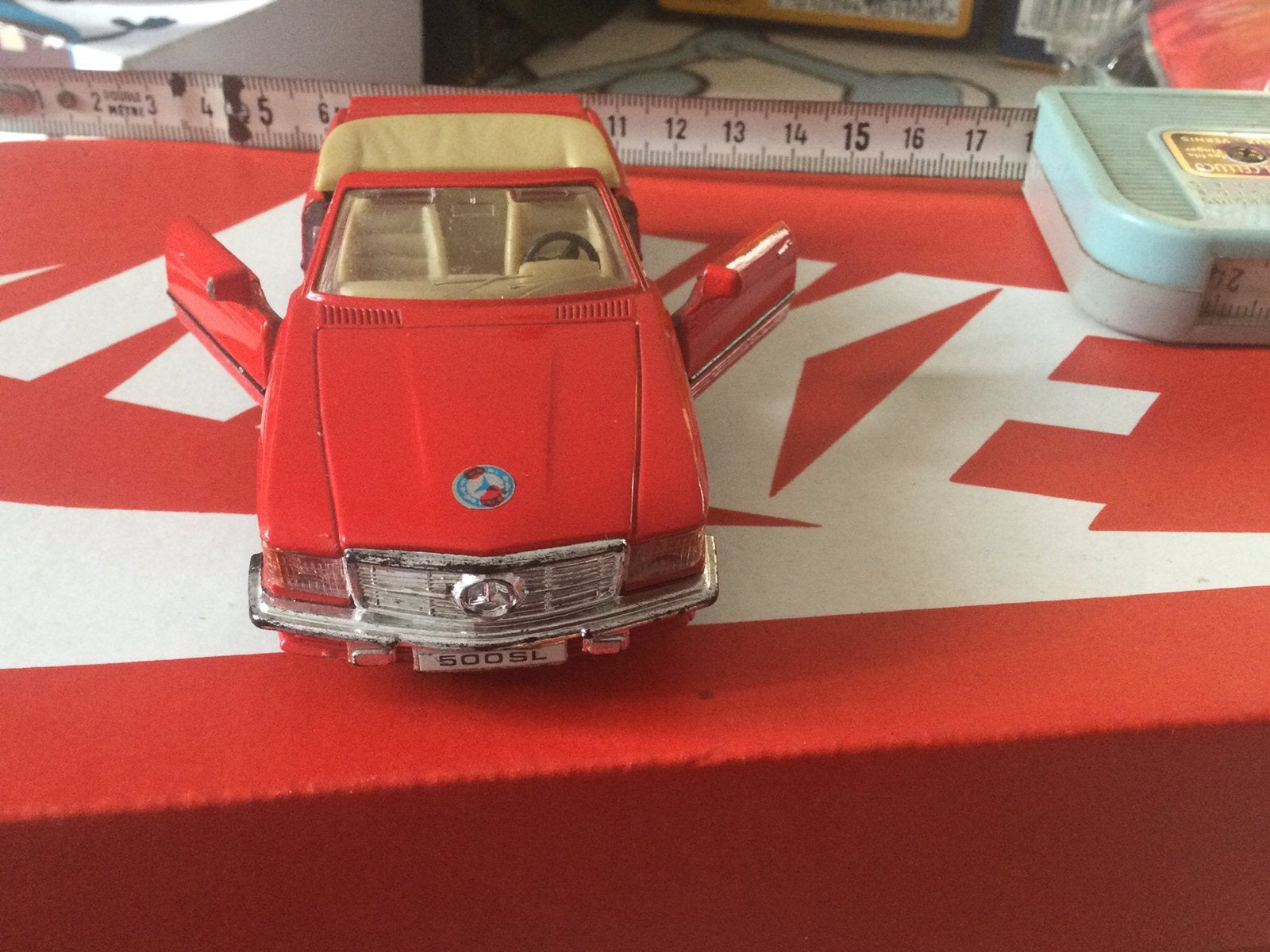 Mercedes’ décapotable vintage, Utilisé