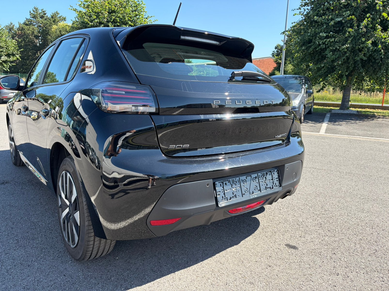 A vendre peugeot 208 hybride, Particulier, Automatique, Achat