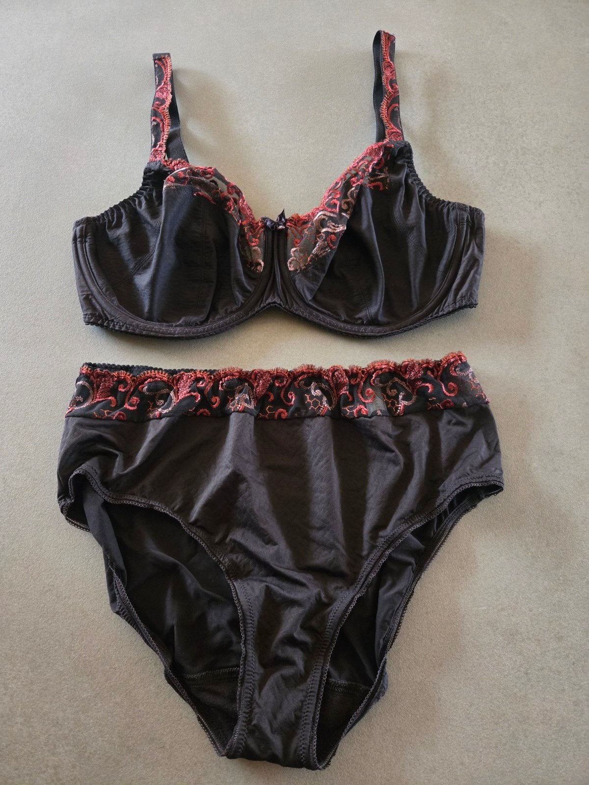 PrimaDonna lingerie set zwart/bordeaux – beha 80E + slip 44, Prima Donna, Enlèvement ou Envoi, Noir, Ensemble