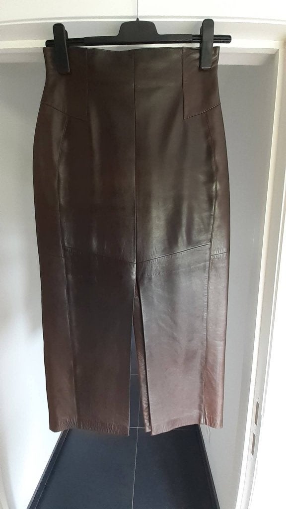 Jupe en cuir marron Barbara Bui — F 42 (EU38/40), Taille 38/40 (M), Brun, Porté, Sous le genou