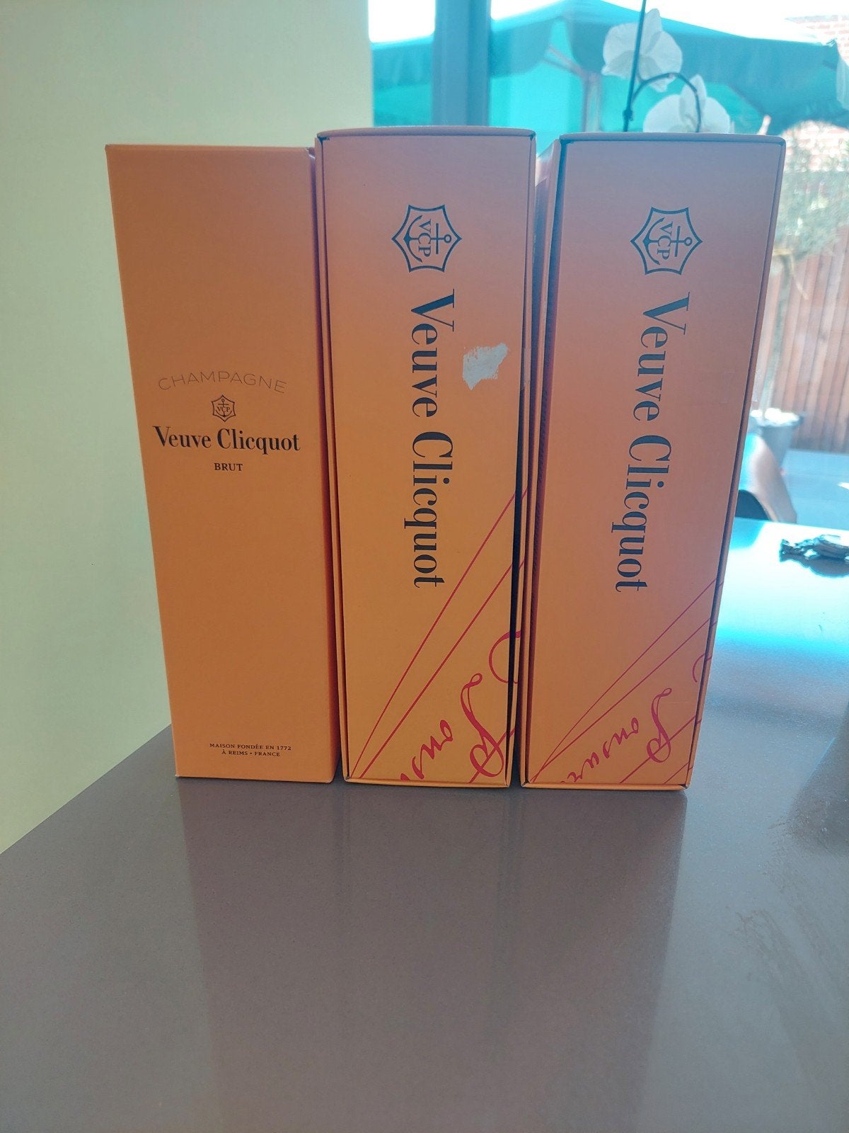 Lege dozen VC, Ophalen