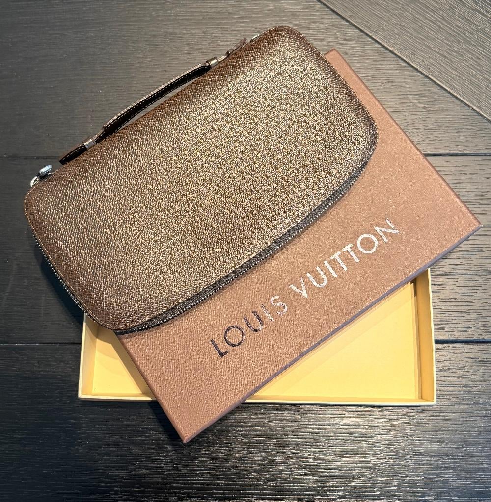 Louis Vuitton Porte-Documents/Comme neuf, Bijoux, Sacs & Beauté, Porte-monnaie & Portefeuilles, Comme neuf, Autres marques, Brun