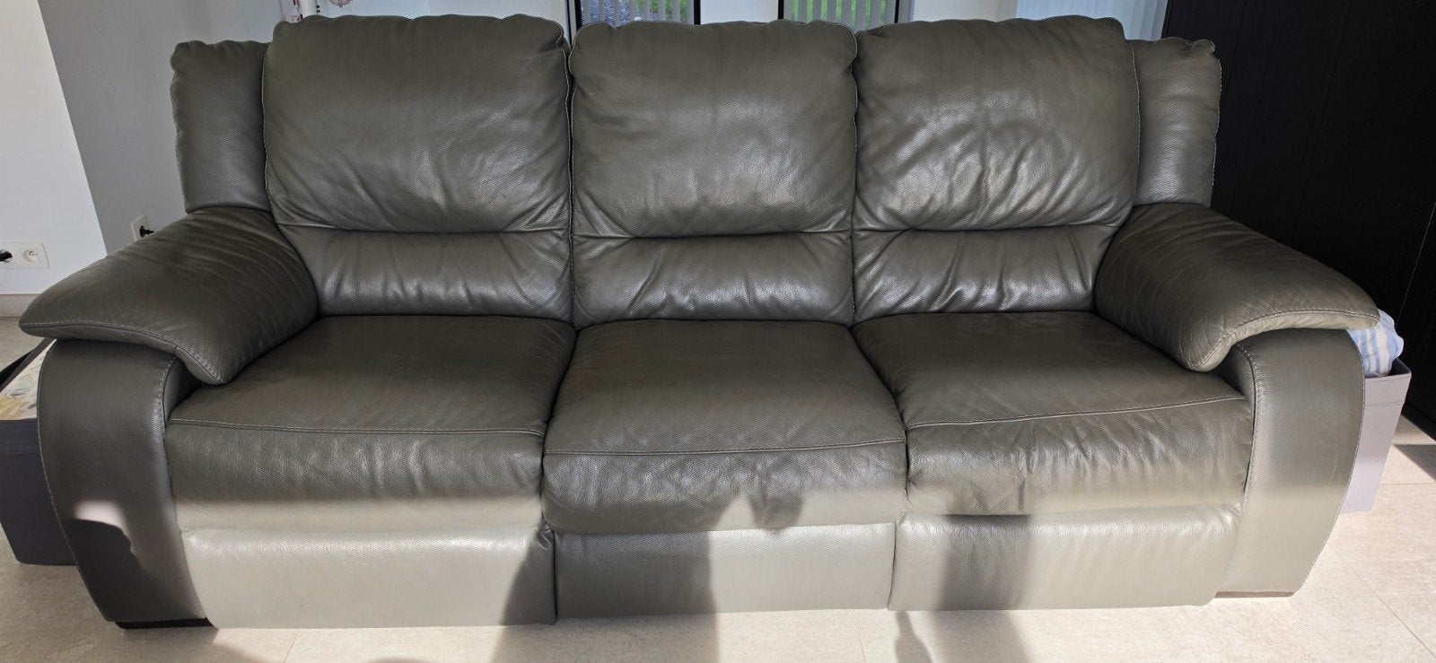 Salon confortable en cuir Berolf 3 +2 et 4 relax mécaniques, Enlèvement, Utilisé, Cuir, Quatre personnes ou plus