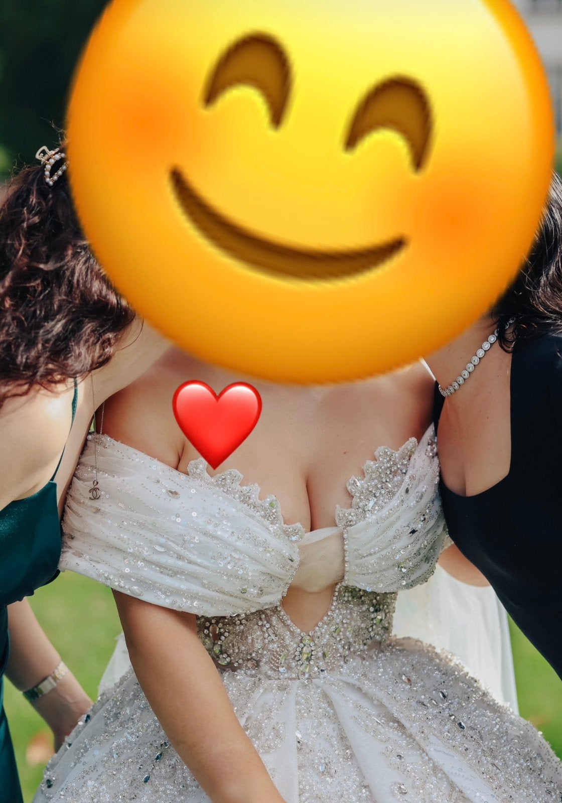 Trouwkleed, Contacten en Berichten