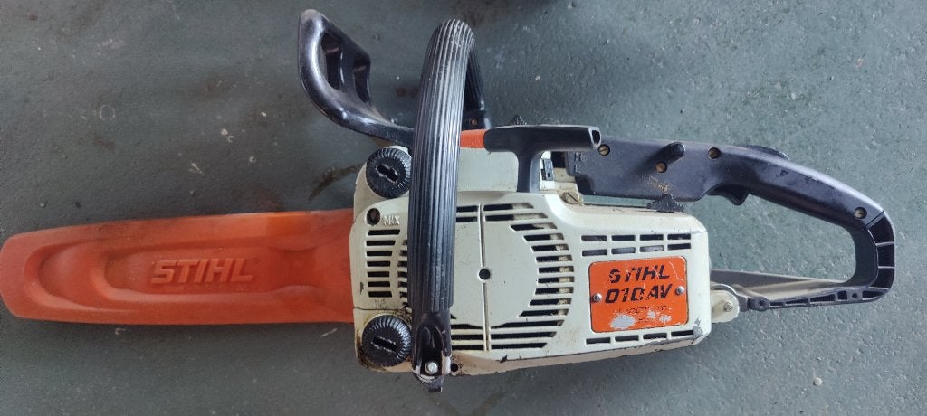 Stihl tuingereedschap : schuurvondst, Enlèvement