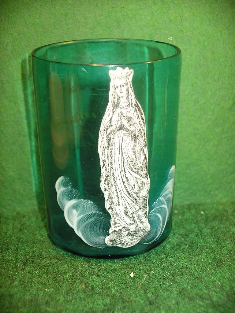 GLAS/TURKOOIZEN BEKER/"SOUVENIR UIT LOURDES” PERIODE 1900, Ophalen of Verzenden