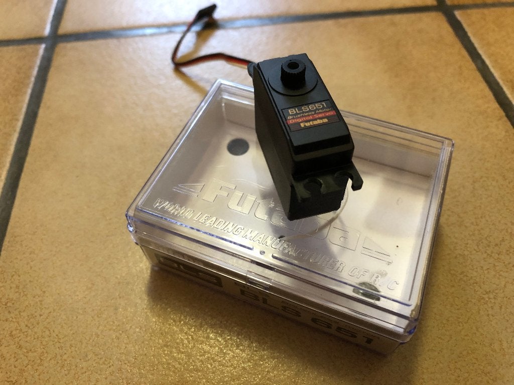 FUTABA BLS 651 DIGITAL BRUSHLESS SERVO, Enlèvement