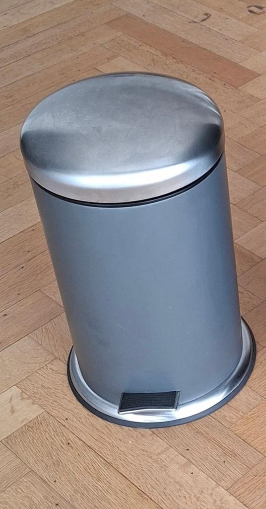 Poubelle MJÖSA (12L) IKEA, À pédale, 10 à 20 litres, Enlèvement, Utilisé