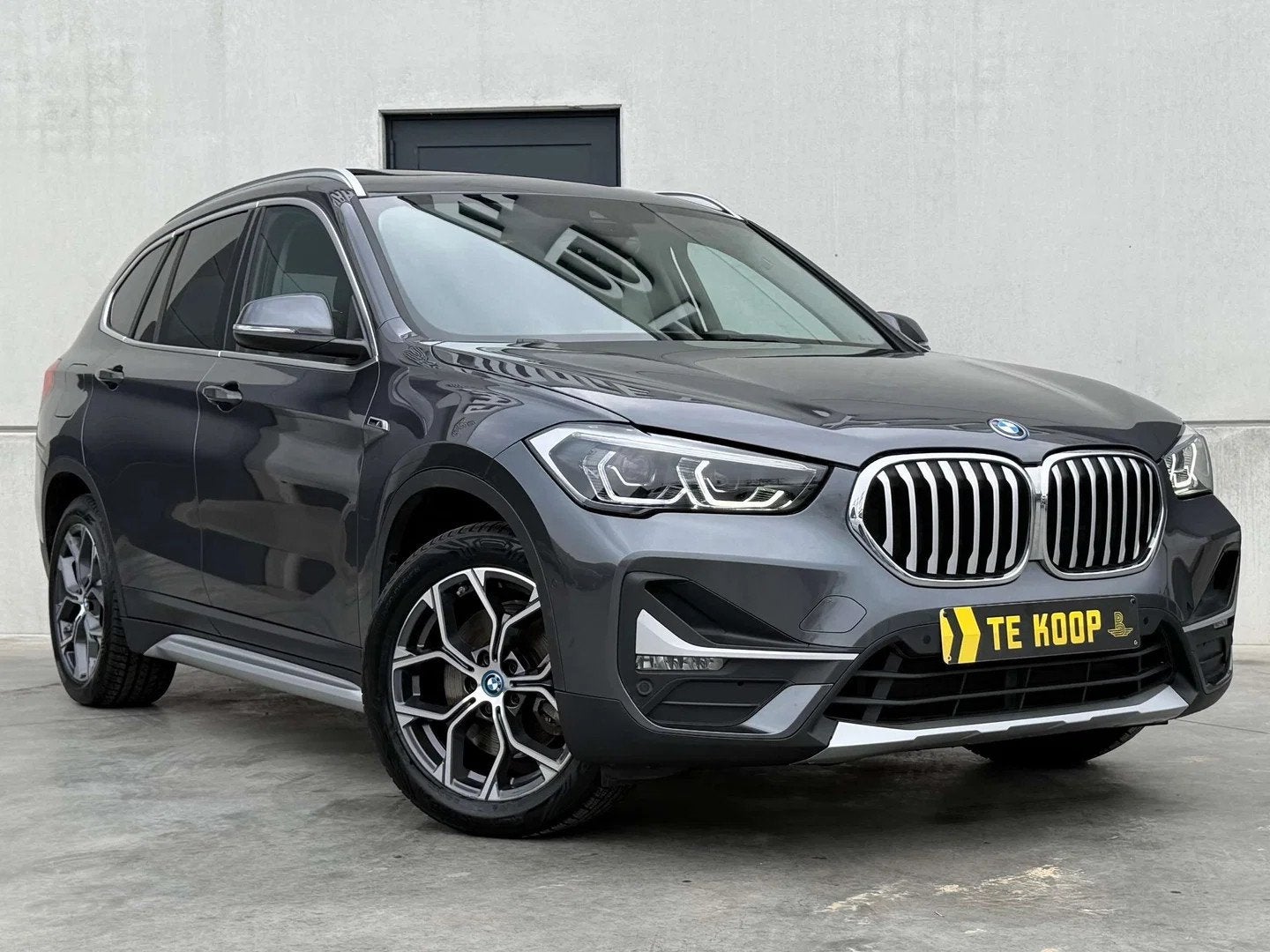 BMW X1 PHEV * X-Drive *Pano * HUD * Camera * Comfort Access, Argent ou Gris, Achat, Euro 6, Noir