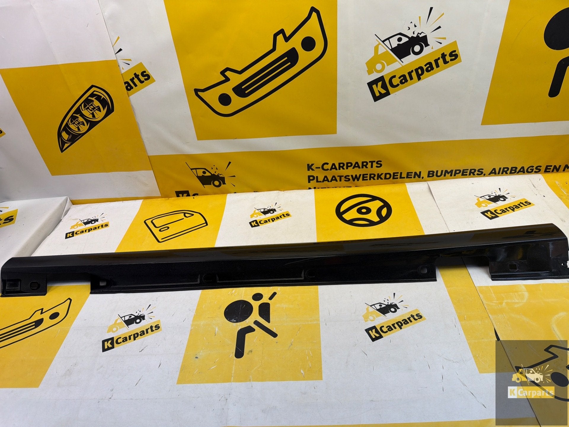 Bas de caisse gauche Mercedes Classe A W176 A2466900340RE, Mercedes-Benz AG, Mercedes-Benz, Utilisé, Mercedesstrasse 120
70372  Stuttgart, DE