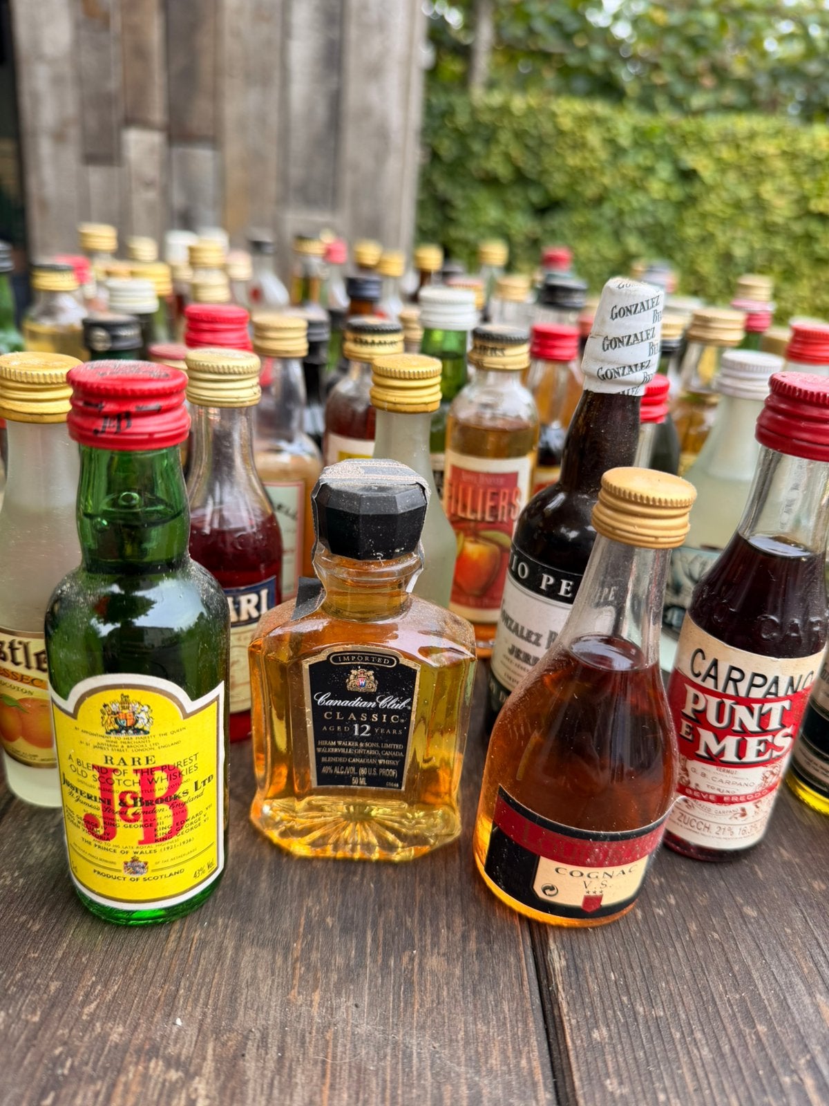 Verzameling alcohol miniaturen, jaren 80–90,, Enlèvement
